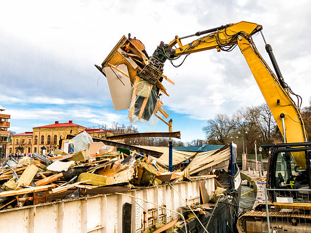 Best Yard Waste Removal  in Niagara, WI